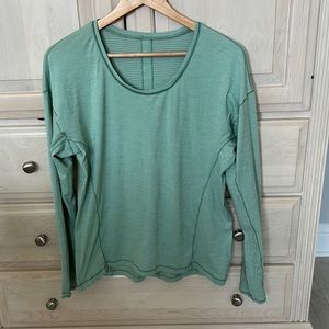 Lululemon long sleeve tee size 8